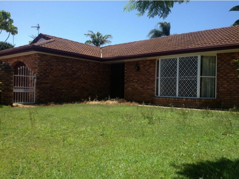 5 Inveray Ave, Benowa Waters QLD 4217