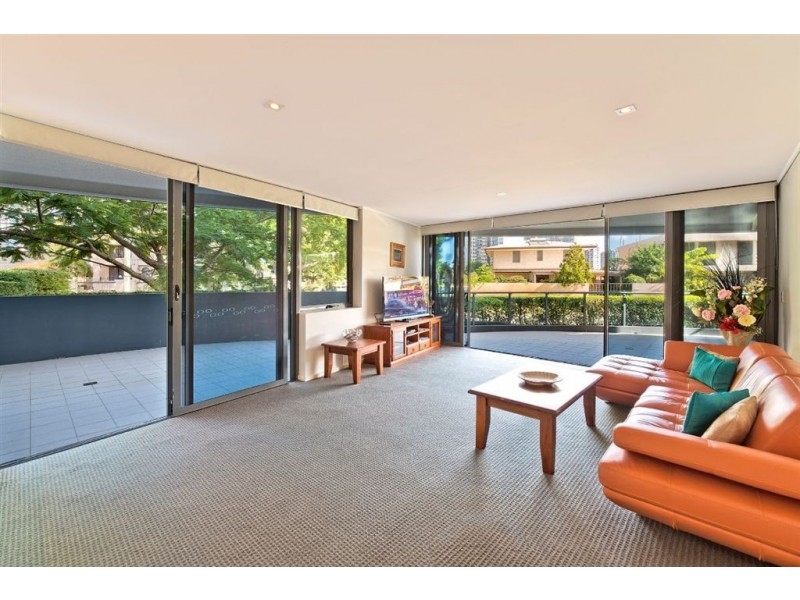 102/6 Tarcoola Crescent, Chevron Island QLD 4217