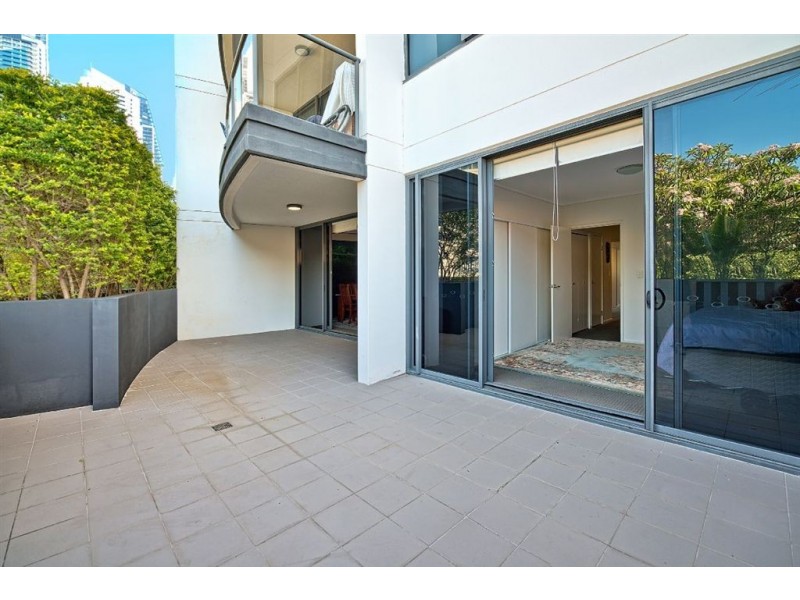 102/6 Tarcoola Crescent, Chevron Island QLD 4217