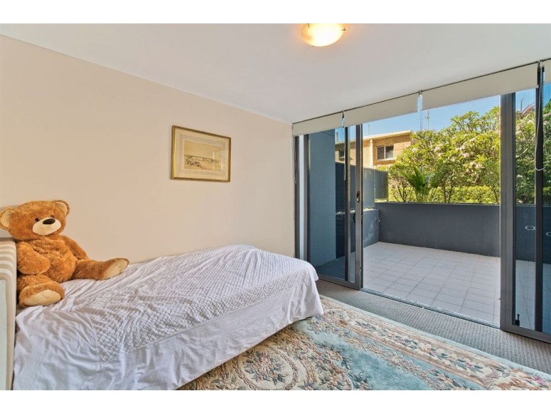 102/6 Tarcoola Crescent, Chevron Island QLD 4217