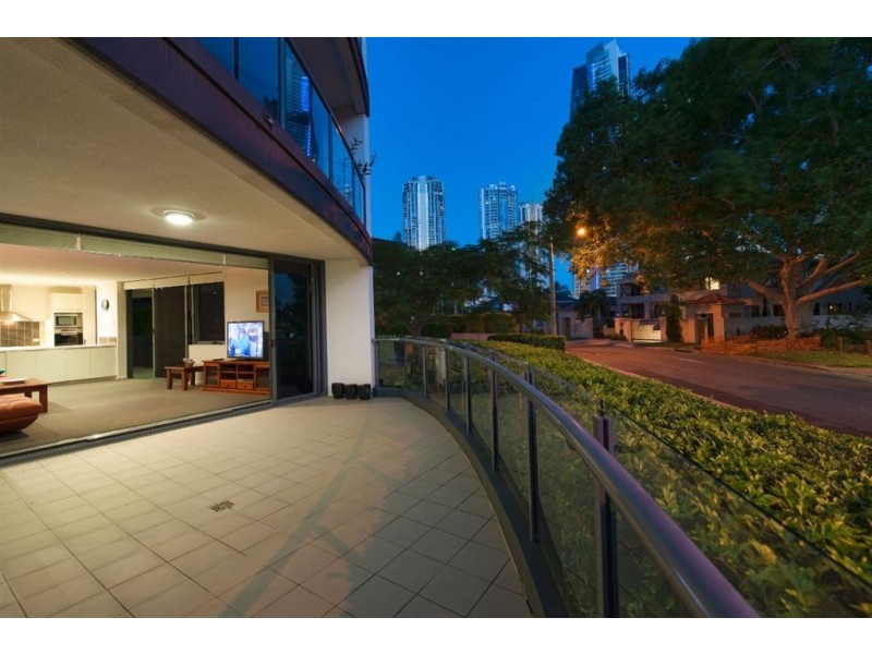 102/6 Tarcoola Crescent, Chevron Island QLD 4217