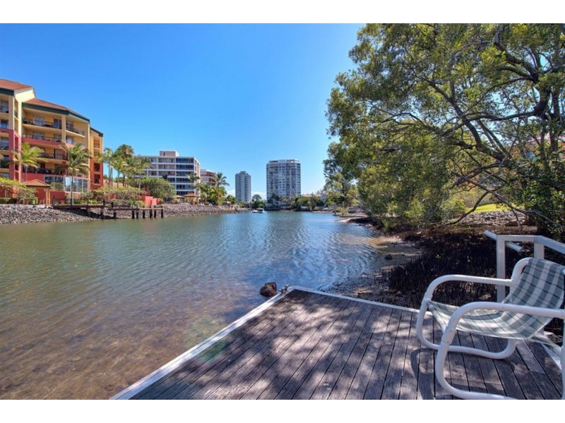 307/70 Remembrance Drive, Surfers Paradise QLD 4217