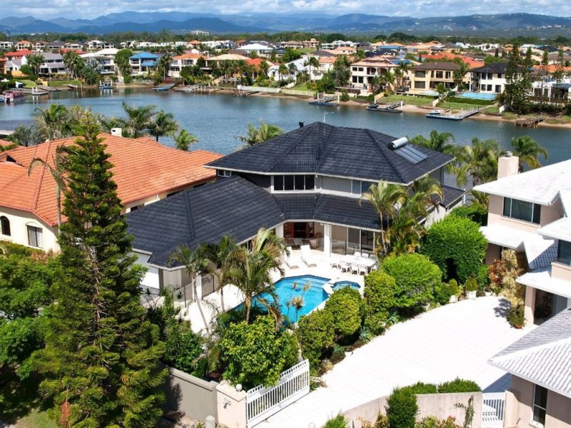 30 Charolais Crescent, Benowa Waters QLD 4217