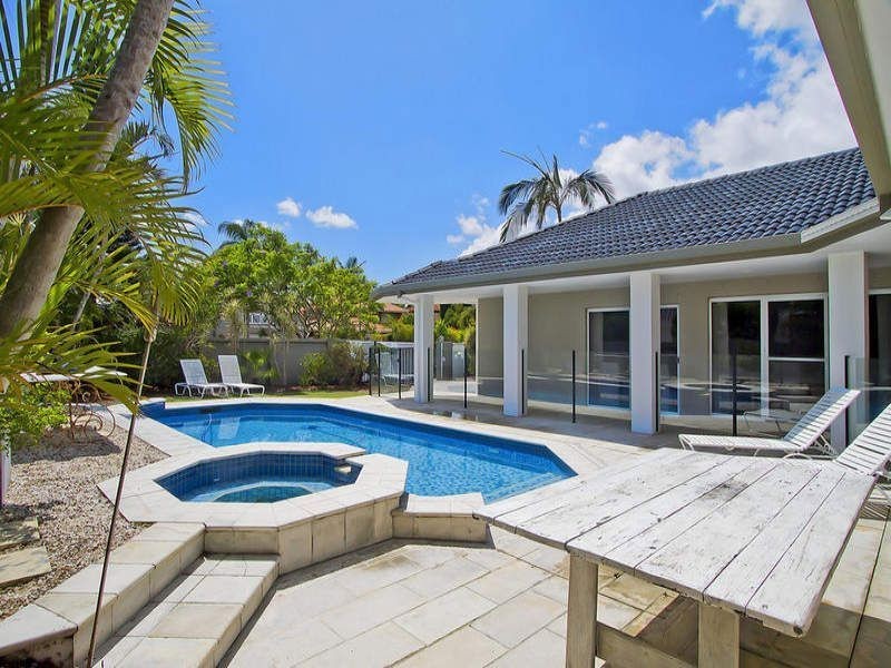 30 Charolais Crescent, Benowa Waters QLD 4217