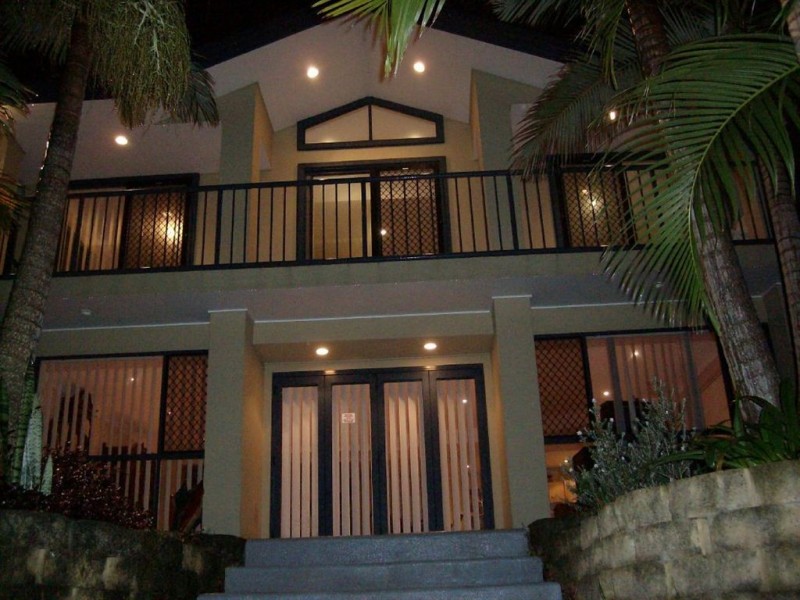 36 T E Peters Drive, Broadbeach Waters QLD 4218