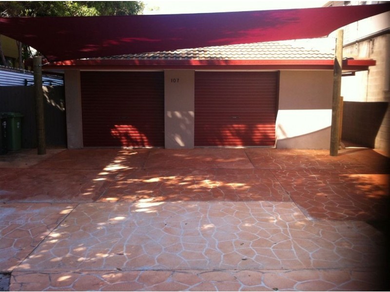 2/107 Dolphin Ave, Mermaid Beach QLD 4218