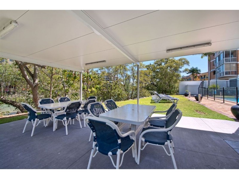 1006/70 Remembrance Dr, Surfers Paradise QLD 4217