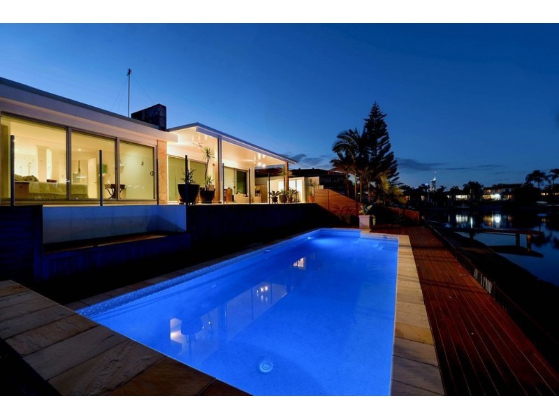 92 Clear Island Road, Broadbeach Waters QLD 4218