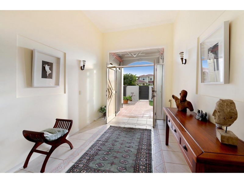 40 Sir Bruce Small Blvd, Benowa Waters QLD 4217