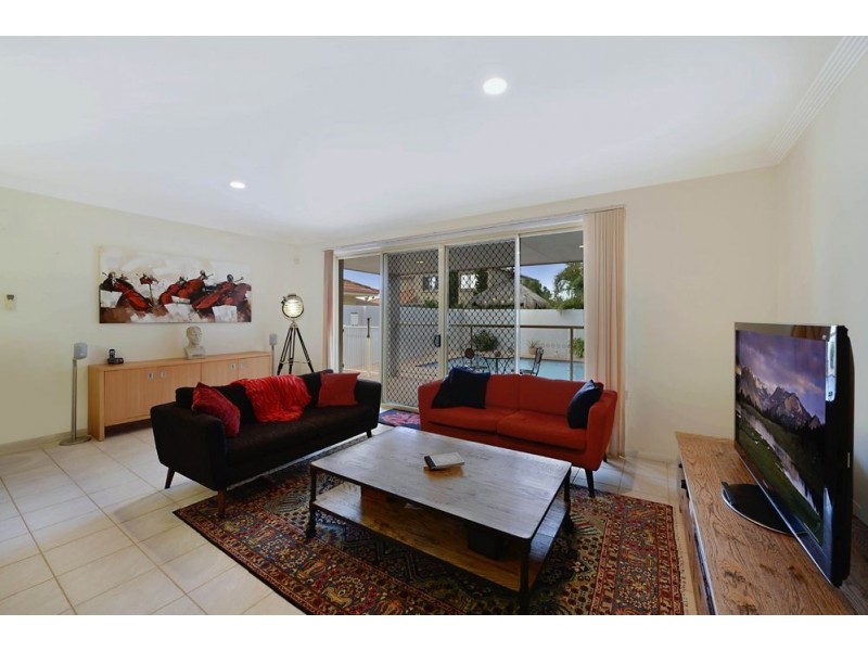 40 Sir Bruce Small Blvd, Benowa Waters QLD 4217