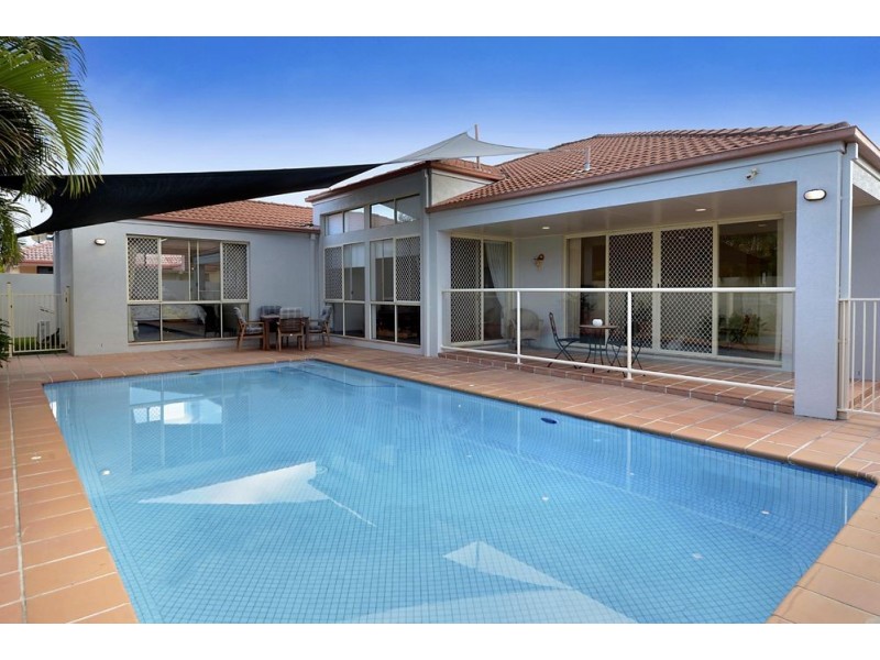 40 Sir Bruce Small Blvd, Benowa Waters QLD 4217