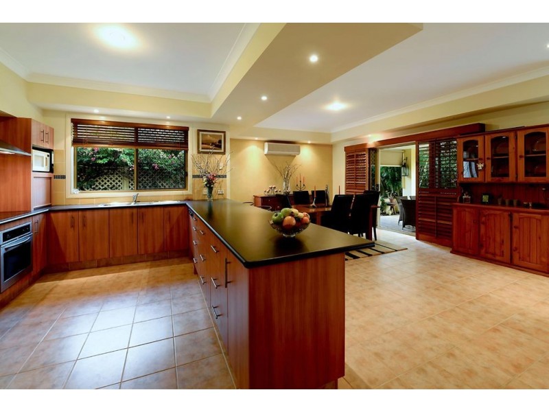 10 Annies Court, Benowa Waters QLD 4217