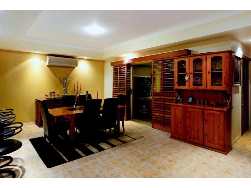 10 Annies Court, Benowa Waters QLD 4217