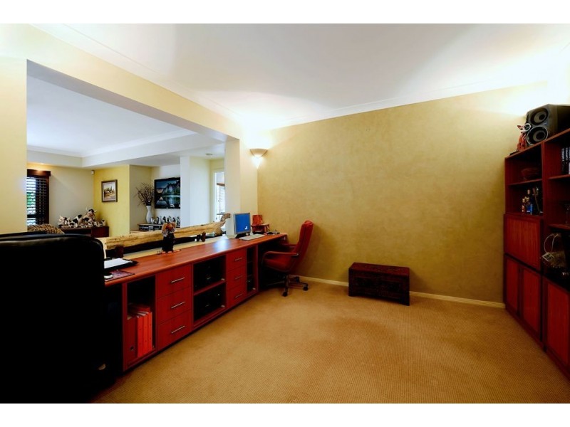 10 Annies Court, Benowa Waters QLD 4217