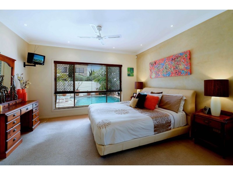 10 Annies Court, Benowa Waters QLD 4217