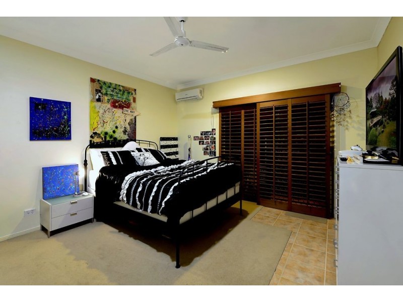 10 Annies Court, Benowa Waters QLD 4217