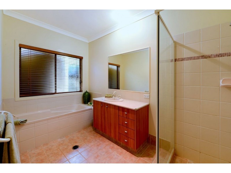10 Annies Court, Benowa Waters QLD 4217
