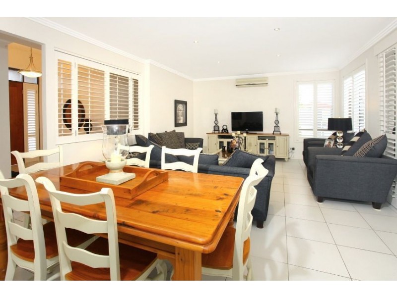 13 Renate Way, Benowa Waters QLD 4217