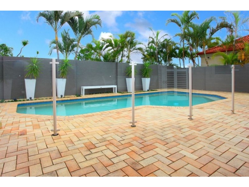 13 Renate Way, Benowa Waters QLD 4217