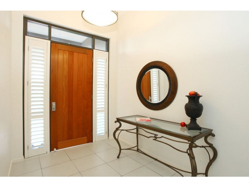 13 Renate Way, Benowa Waters QLD 4217