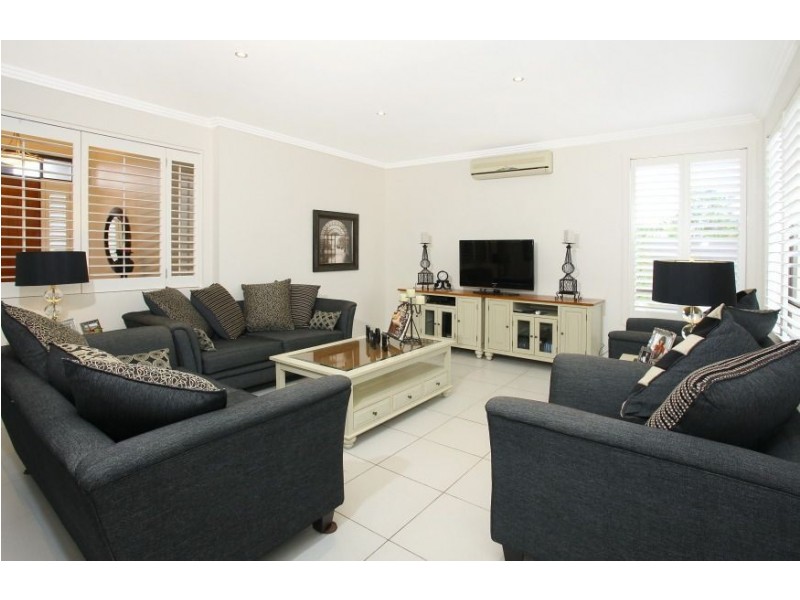 13 Renate Way, Benowa Waters QLD 4217