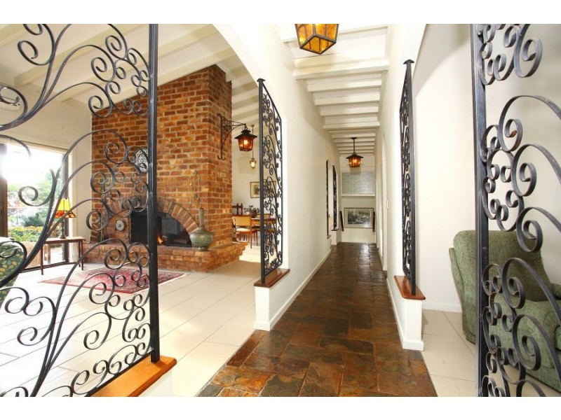 671 Main Western Road, Tamborine Mountain QLD 4272