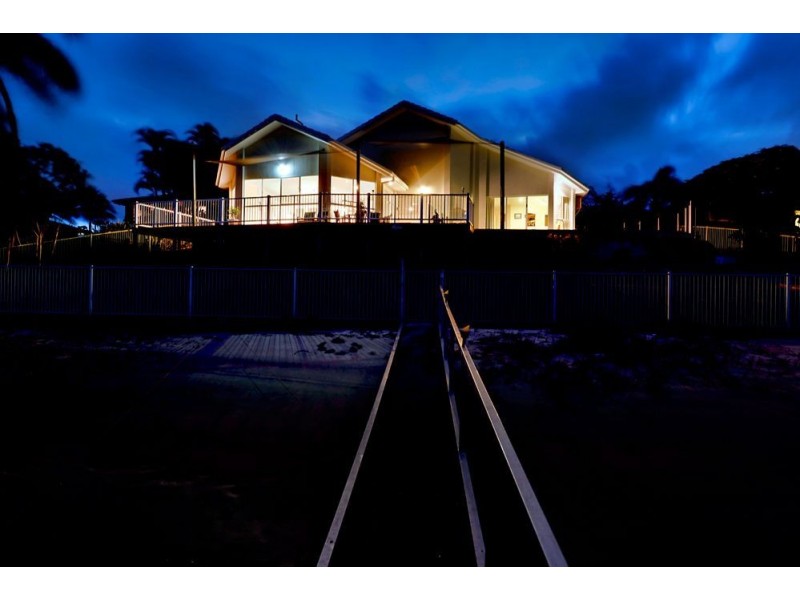 58 Rumrunner Street, Mermaid Waters QLD 4218