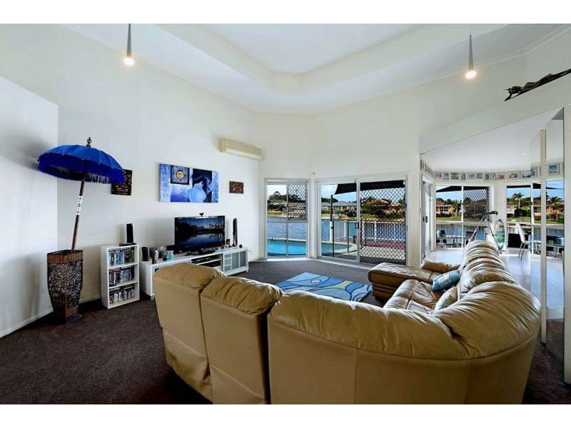 58 Rumrunner Street, Mermaid Waters QLD 4218