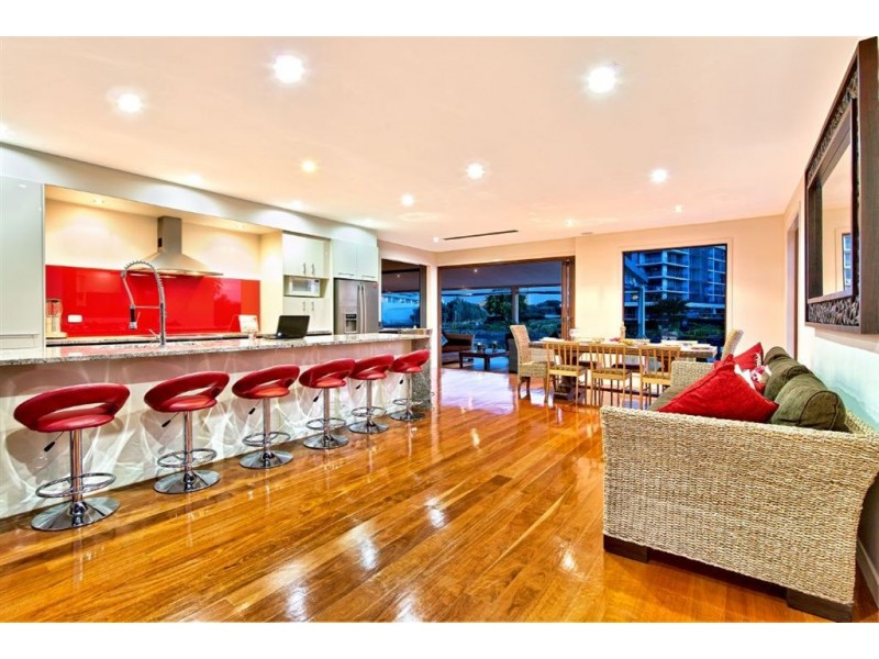 Broadbeach Waters QLD 4218