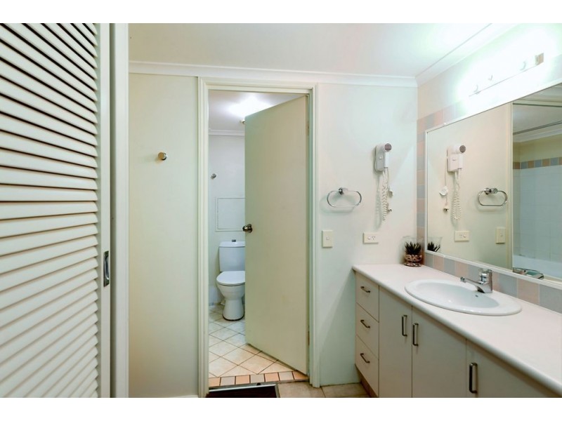 309/1 Paradise Island, Surfers Paradise QLD 4217