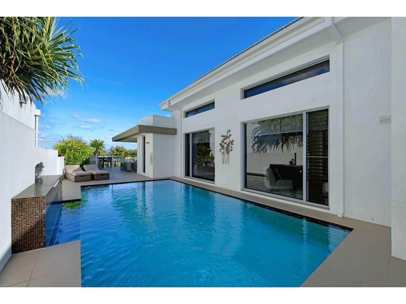2004 The Boulevarde, Benowa QLD 4217