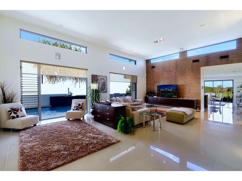 2004 The Boulevarde, Benowa QLD 4217