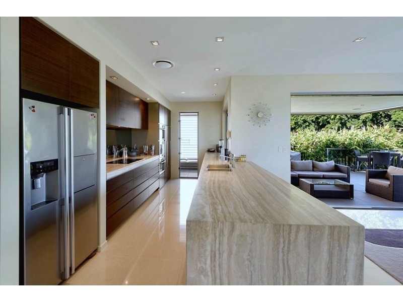 2004 The Boulevarde, Benowa QLD 4217