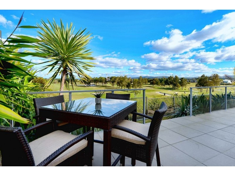 2004 The Boulevarde, Benowa QLD 4217