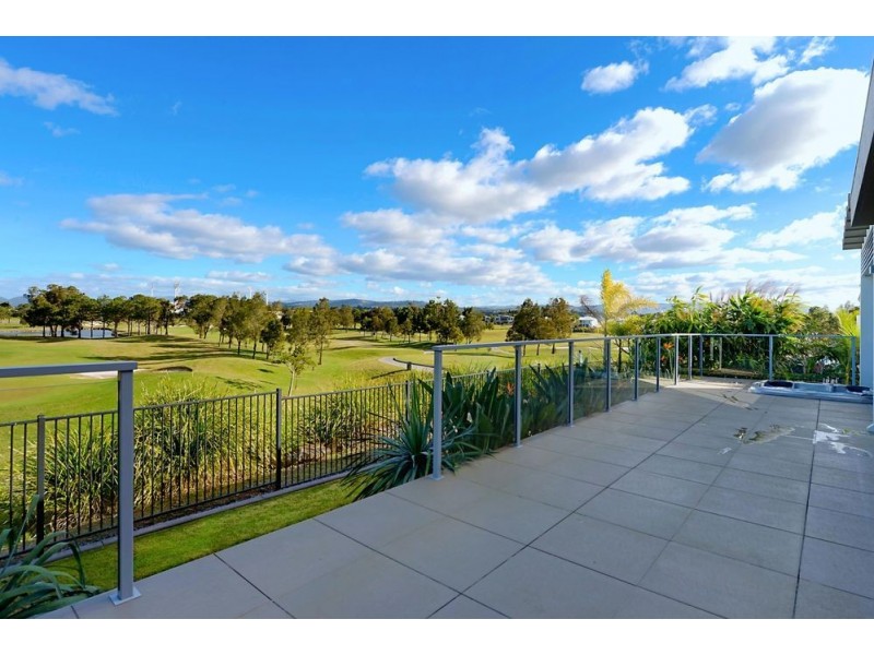 2004 The Boulevarde, Benowa QLD 4217