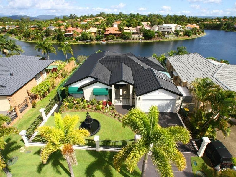 18 Mornington Tce, Robina QLD 4226