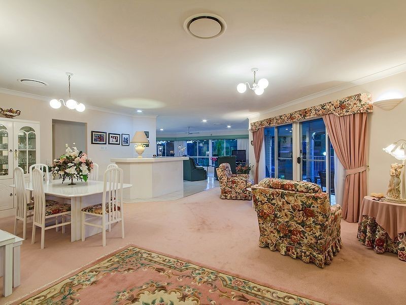 18 Mornington Tce, Robina QLD 4226