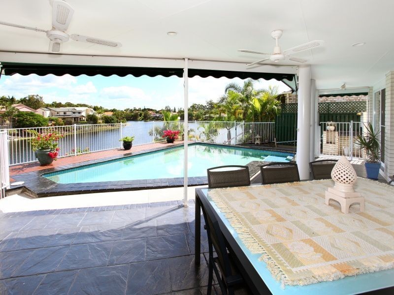 18 Mornington Tce, Robina QLD 4226