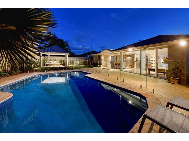 9 Elgin Crescent, Sorrento QLD 4217