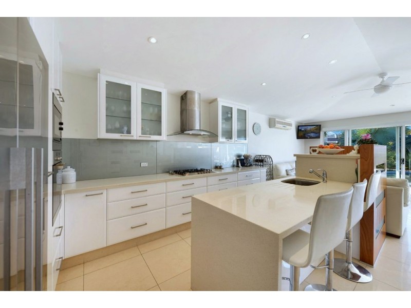 9 Elgin Crescent, Sorrento QLD 4217