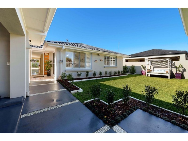 9 Elgin Crescent, Sorrento QLD 4217