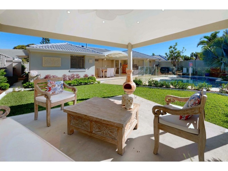 9 Elgin Crescent, Sorrento QLD 4217