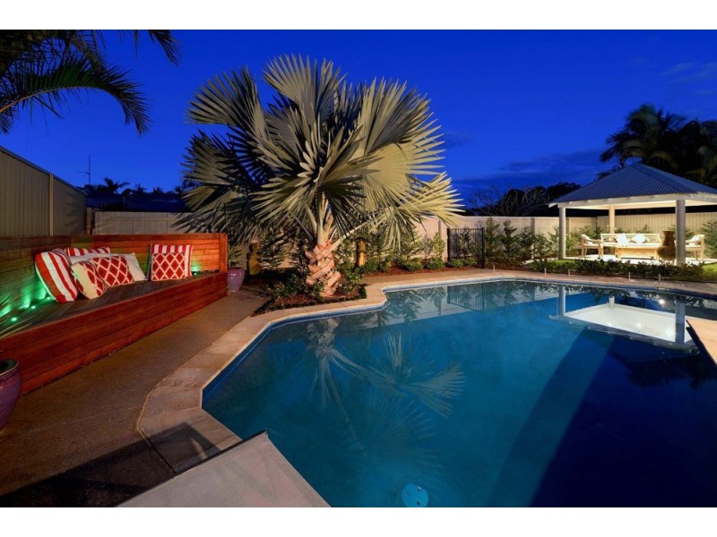 9 Elgin Crescent, Sorrento QLD 4217