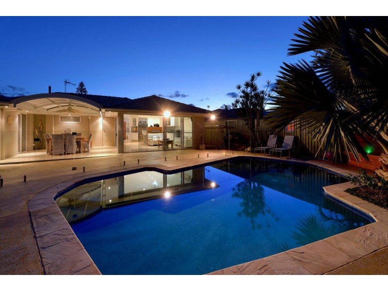 9 Elgin Crescent, Sorrento QLD 4217