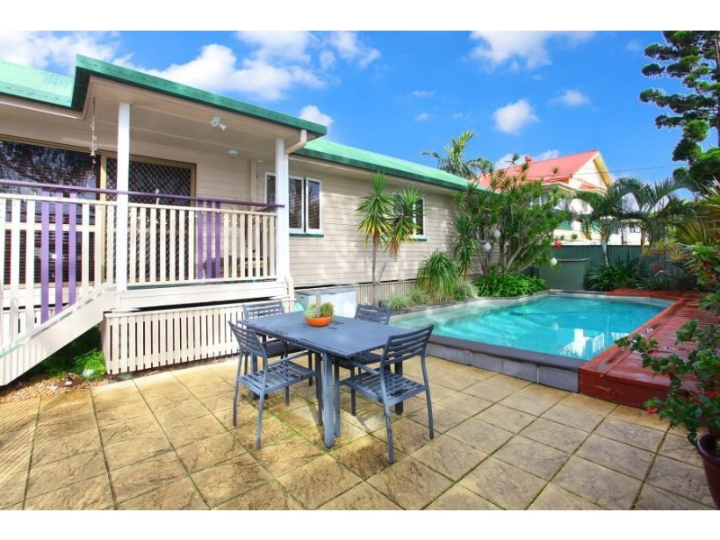 114 Falconer Street, Southport QLD 4215