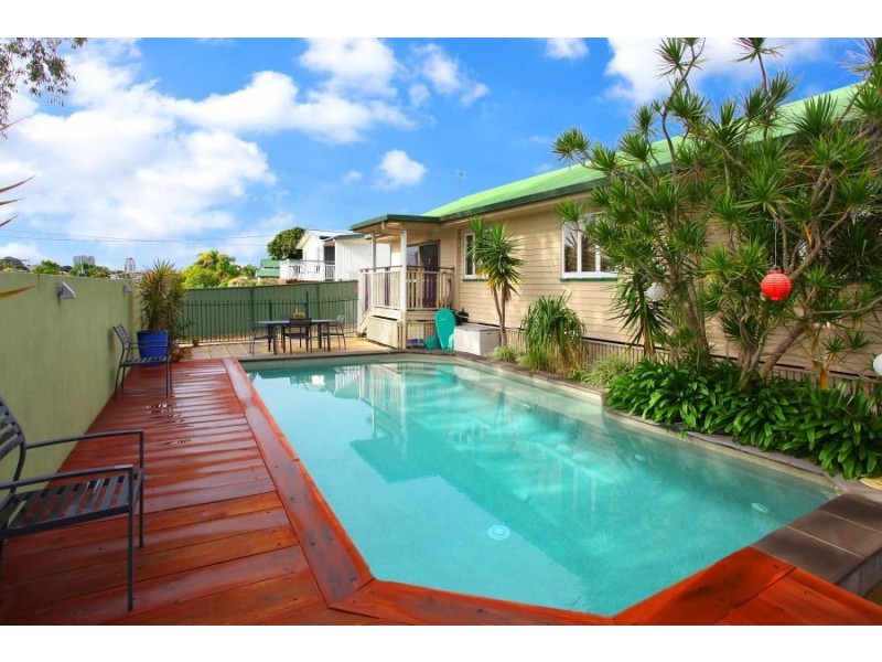 114 Falconer Street, Southport QLD 4215