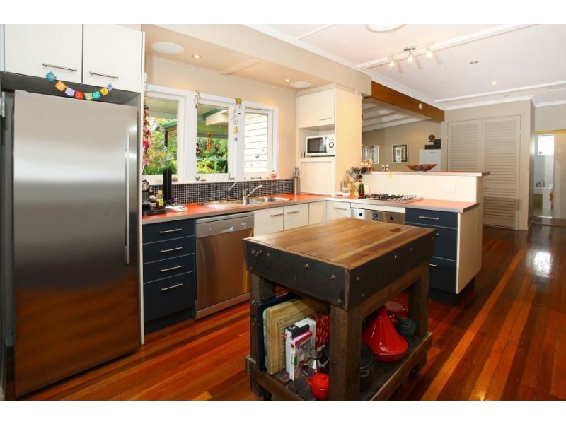 114 Falconer Street, Southport QLD 4215