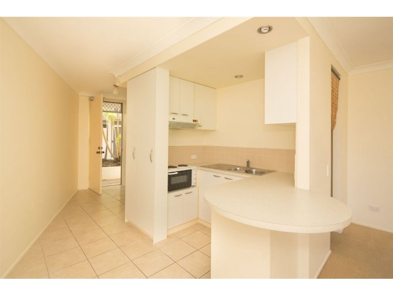 7/15 Weemala Street, Chevron Island QLD 4217