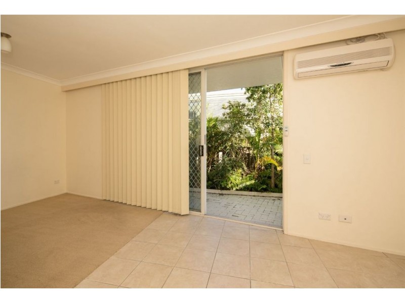 7/15 Weemala Street, Chevron Island QLD 4217