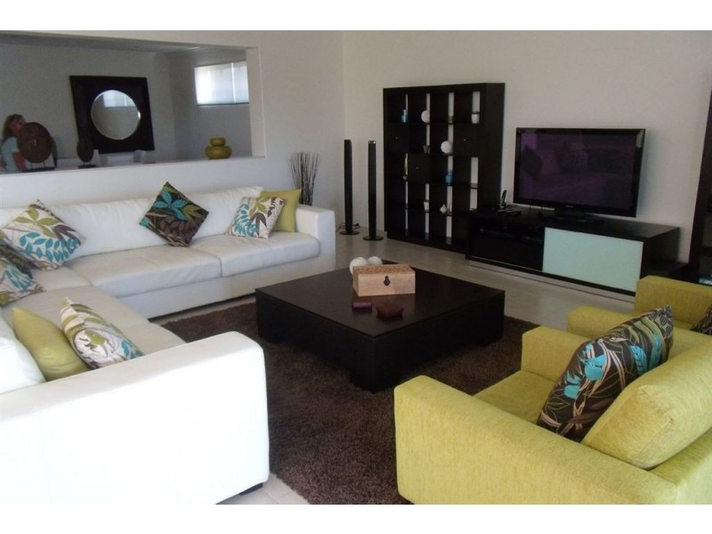 64 Claymore Cres, Sorrento QLD 4217